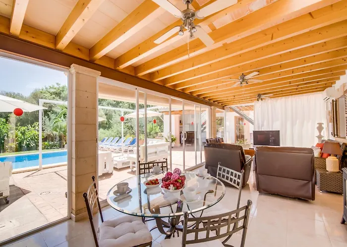Country House In Llubi With Garden